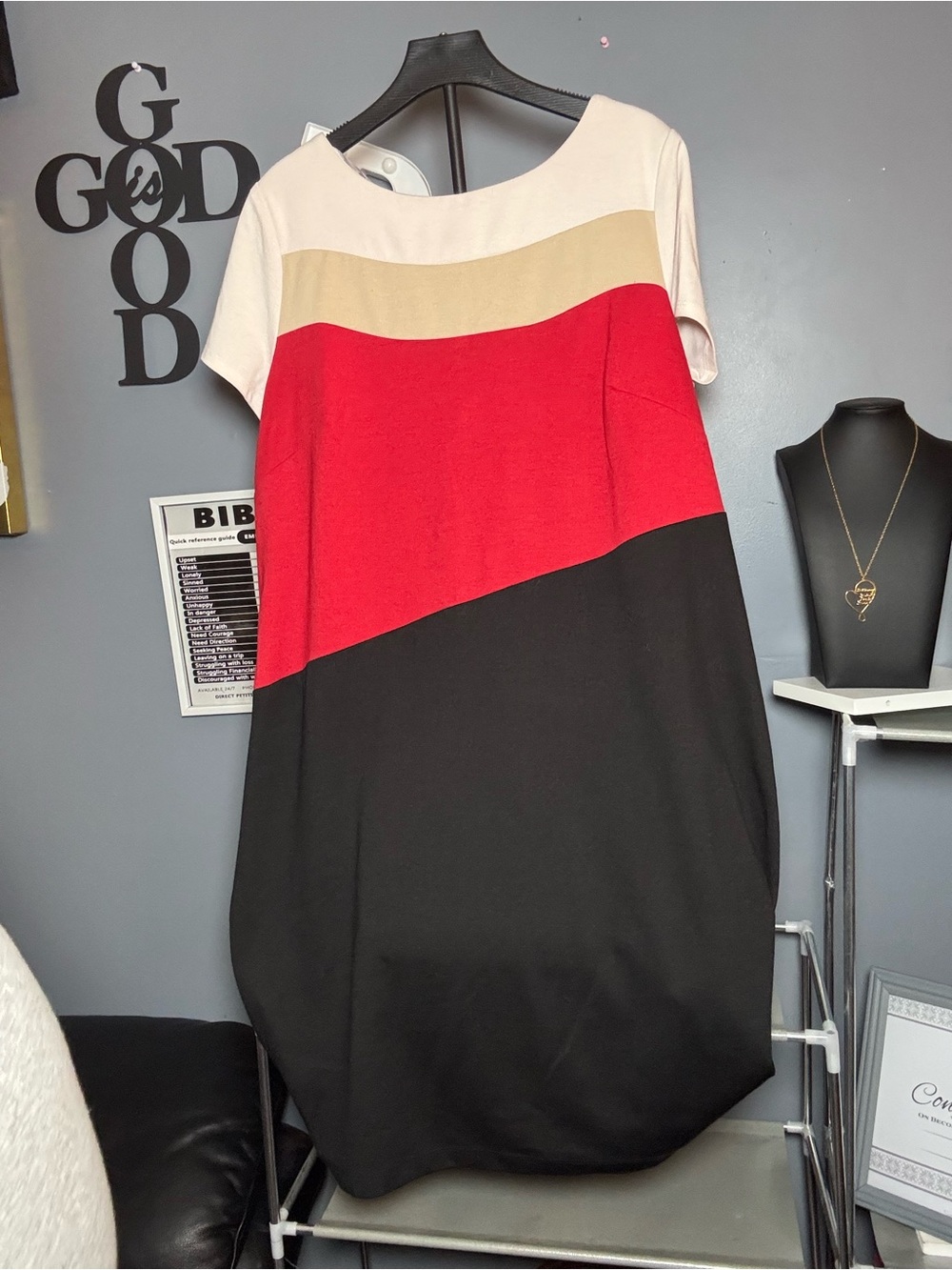 Colorblock Shift Dress - Red, Black & Cream